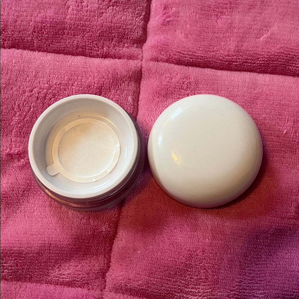 Marc Jacobs Finish Line Loose Powder Invisible - Picture 2 of 3